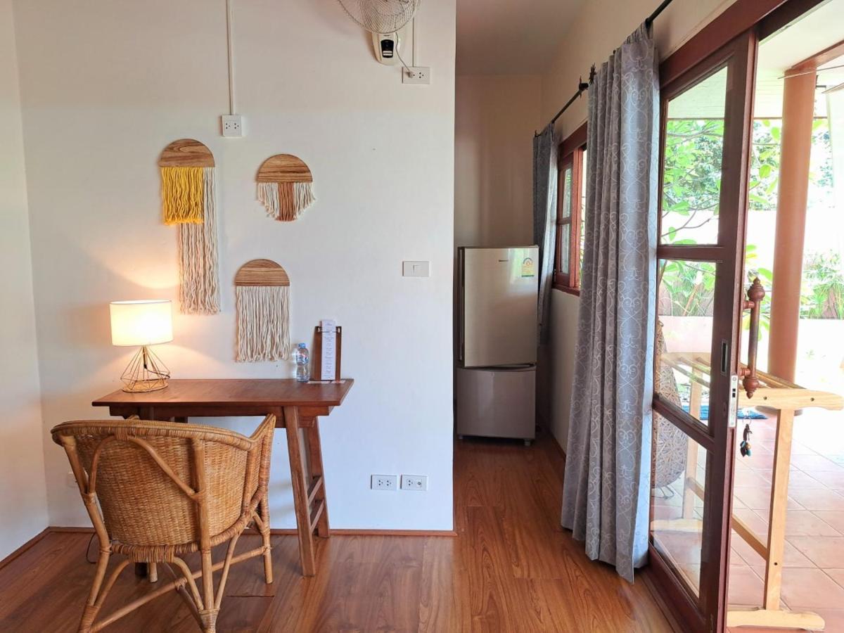 Laura Guest House-Adult Only- Hua Thanon  Εξωτερικό φωτογραφία