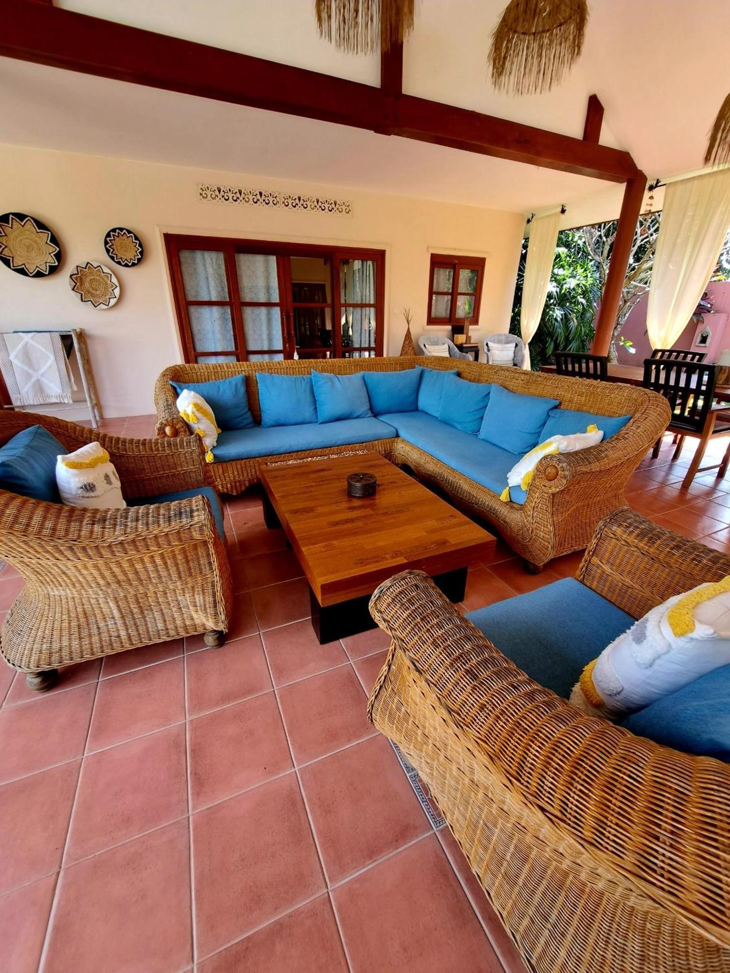 Laura Guest House-Adult Only- Hua Thanon  Εξωτερικό φωτογραφία