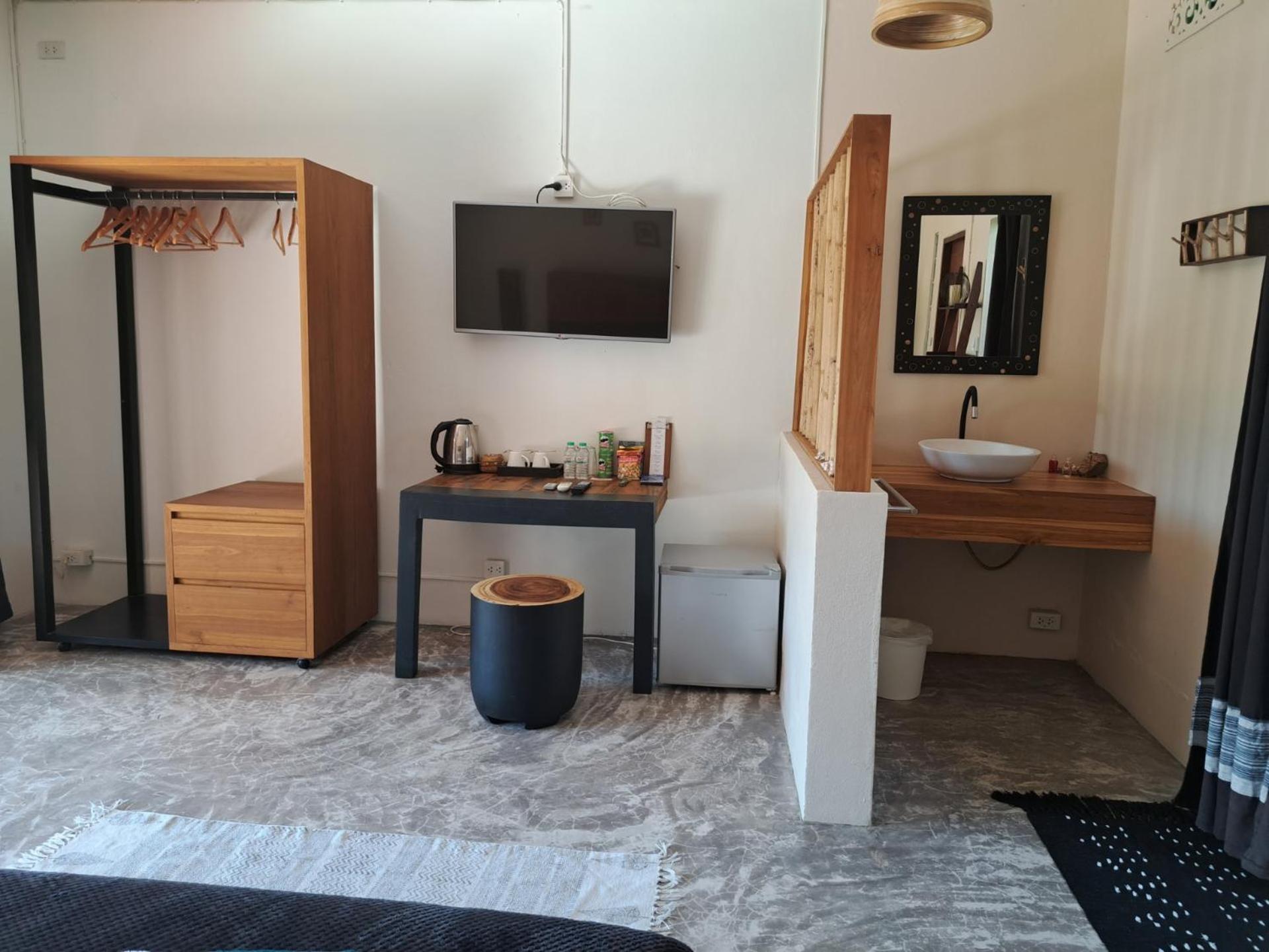 Laura Guest House-Adult Only- Hua Thanon  Εξωτερικό φωτογραφία