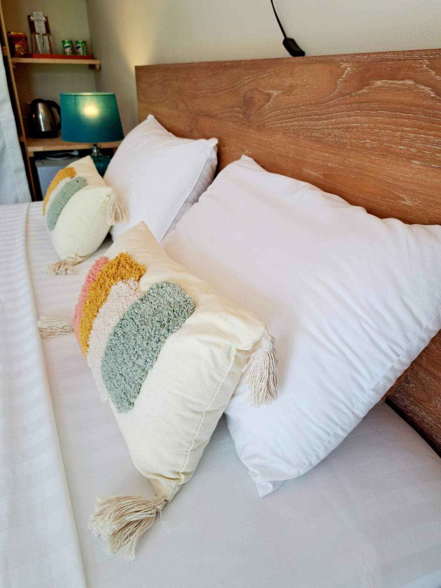 Laura Guest House-Adult Only- Hua Thanon  Δωμάτιο φωτογραφία