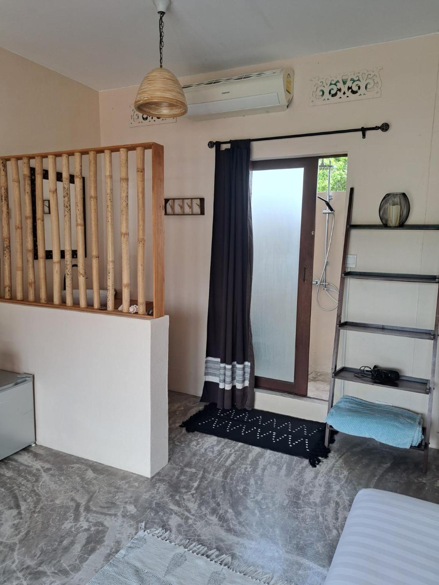 Laura Guest House-Adult Only- Hua Thanon  Εξωτερικό φωτογραφία